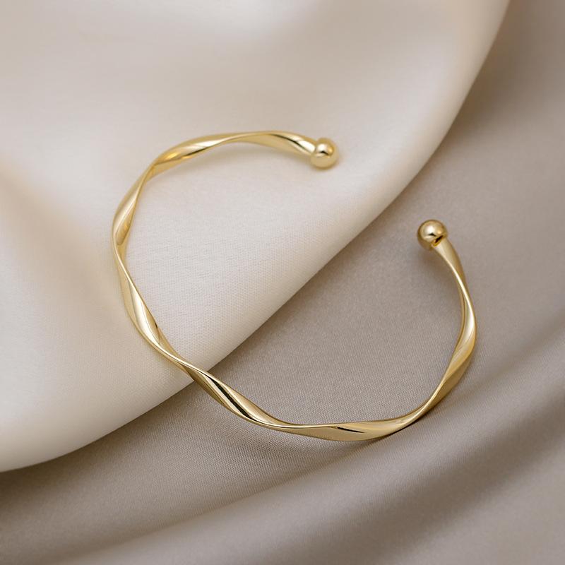 Golden Charm Bangles for Women Minimalism Fashion Twisted Couple Cuff Bracelet New Trendy Jewelry Girls Wedding Gift