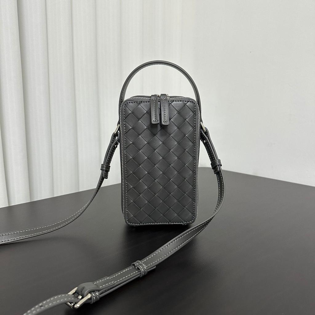 Leather woven mobile phone bag for women, summer new lightweight and simple mini square bag niche shoulder messenger bag