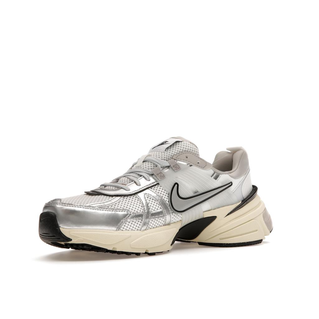 Nike V2K Run Summit White Women Sneakers Pure-Platinum Light-Iron-Ore Metallic-Silver FD0736-100