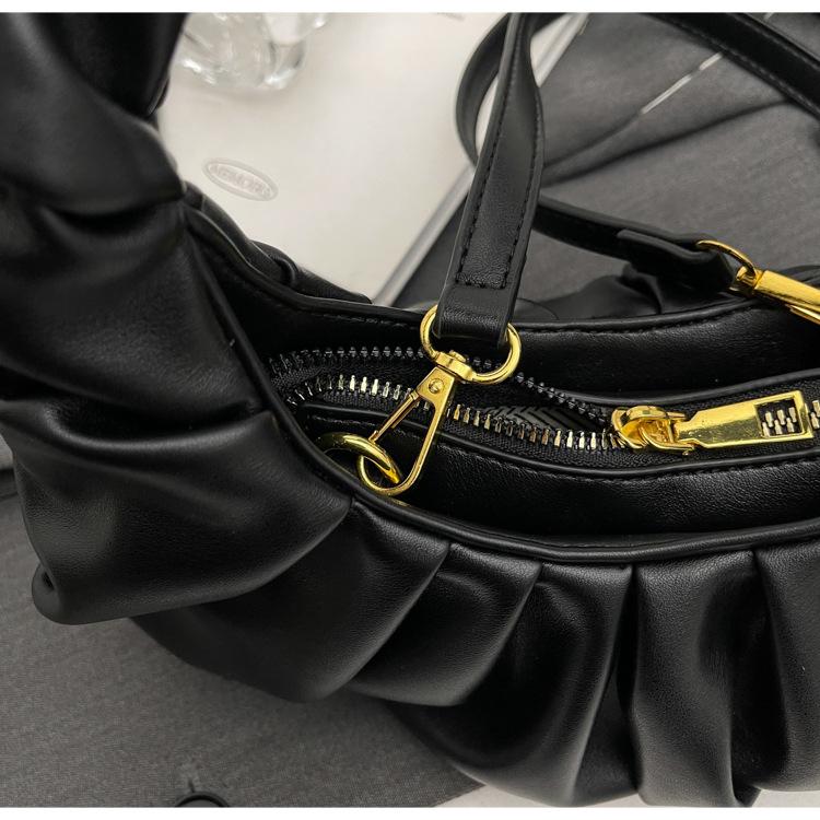 Fashionable Pleated Hand-held Small Bag for Women's New Autumn and Winter Retro Small Square Bag Simple Diagonal Shoulder Bag