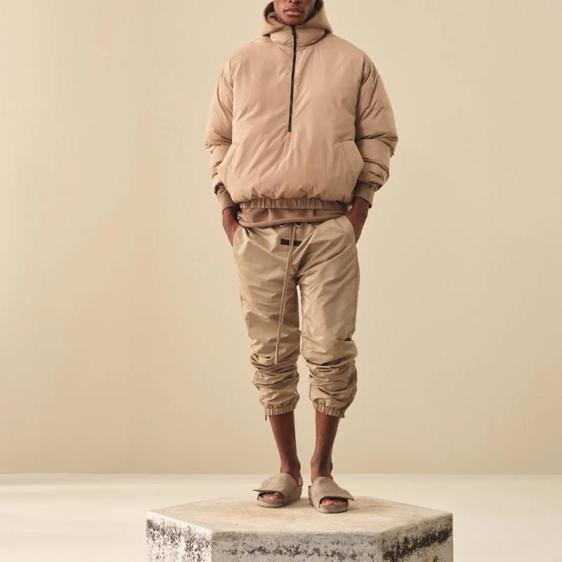 Fear of God Essentials Ss22 Half Zip Puffer Мужская верхняя одежда Desert-Taupe Gray-Brown FOG-SS22-073
