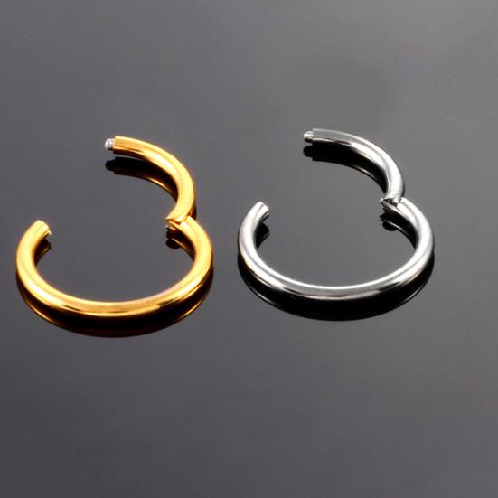 Пирсинг в виде кольца на нос