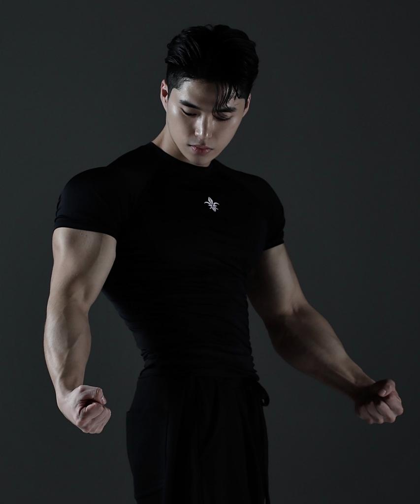 Camid Компрессионная функциональная футболка с коротким рукавом Techfit [Черный]