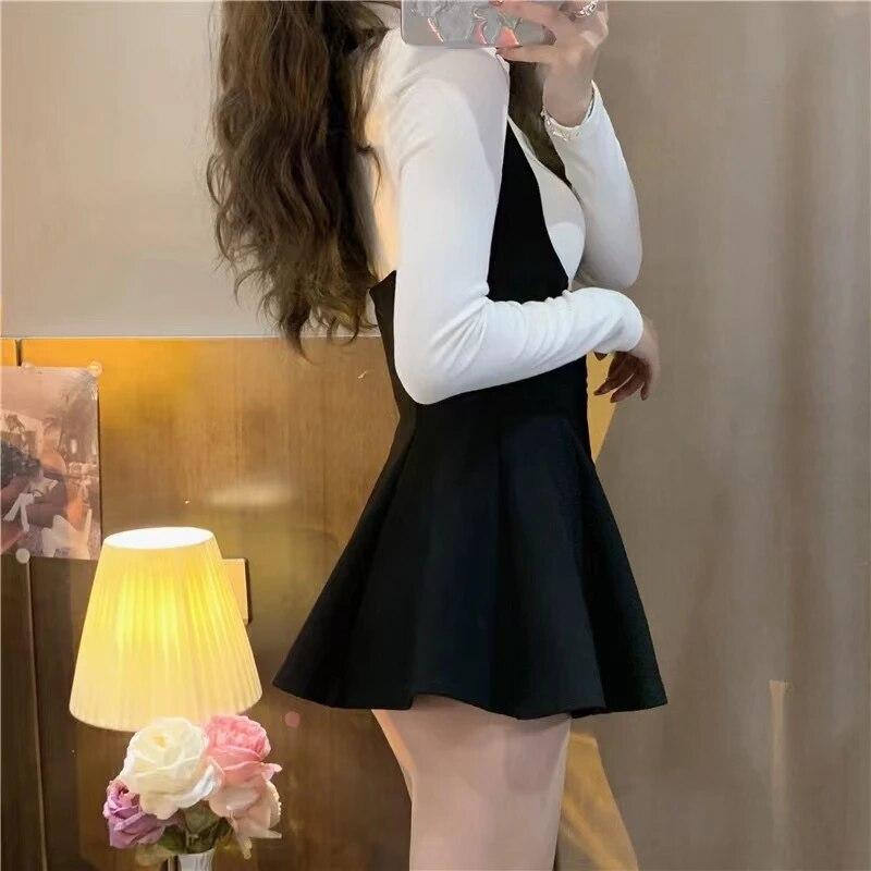 Весенний модный сексуальный комплект, новое платье с подвесным воротником, топ с длинными рукавами, высокая талия, темпераментная короткая юбка в студенческом стиле