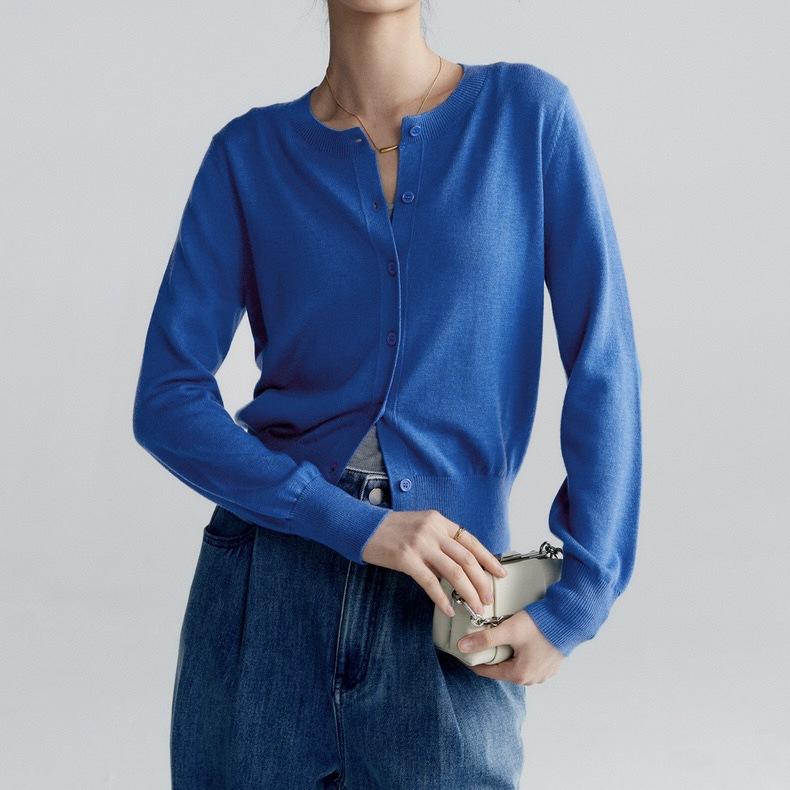 Spring and Autumn Fashion Temperament Versatile Thin Bottom Top Women's Design Sense Simple Casual Solid Color Crew Neck Knitted Cardigan