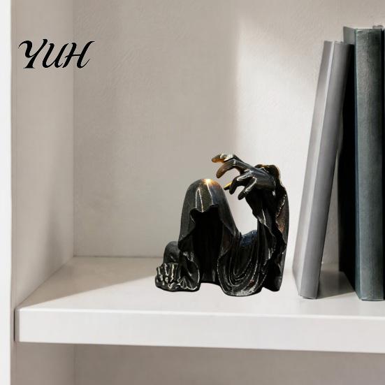 Compact Shelf Decorations 3D Printed Faceless Cloak Figurine, Mysterious Hooded Reaper, Gothic Cool Black Red Room Decor Desktop Statue, Spooky