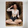 Сексуальная Блондинка Укороченный Топ Джинсовые Шорты Деревенский Стог Сена Сельская Сцена Жестяная Вывеска Винтажный Металлический Постер для Бара Паба Домашней Стены Де