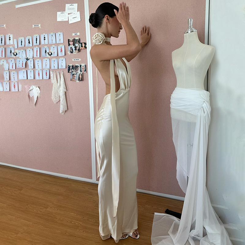 Темперамент Сплошной цвет Глубокий V-образный вырез Длинные платья с завязками на шее и открытой спиной