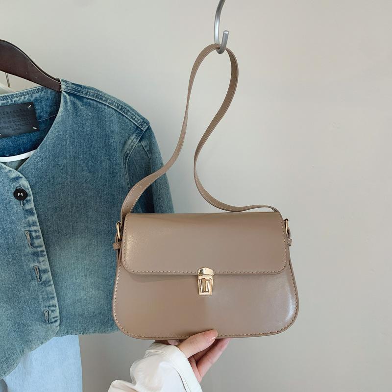 Простая сумка под мышкой 2025 лето новая красивая модная личность повседневная мода однотонная сумка через плечо зарубежный стиль женская сумка