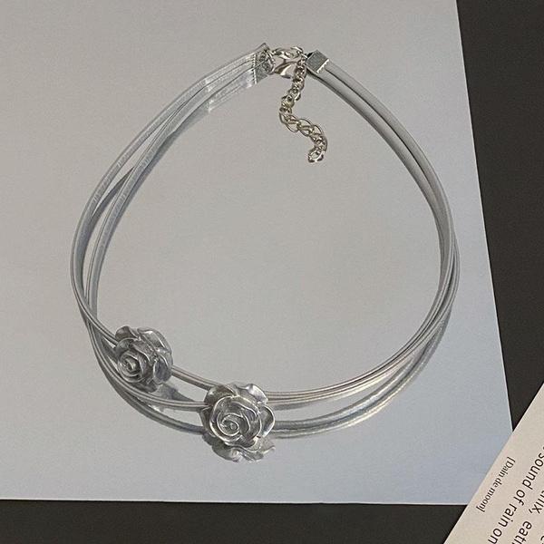 Gorgeous Fashion Leather Flower Necklace Women's Popular Collar Chain Temperament Rose Choker Neckchain Engagement Anniversary Jewelry Gift