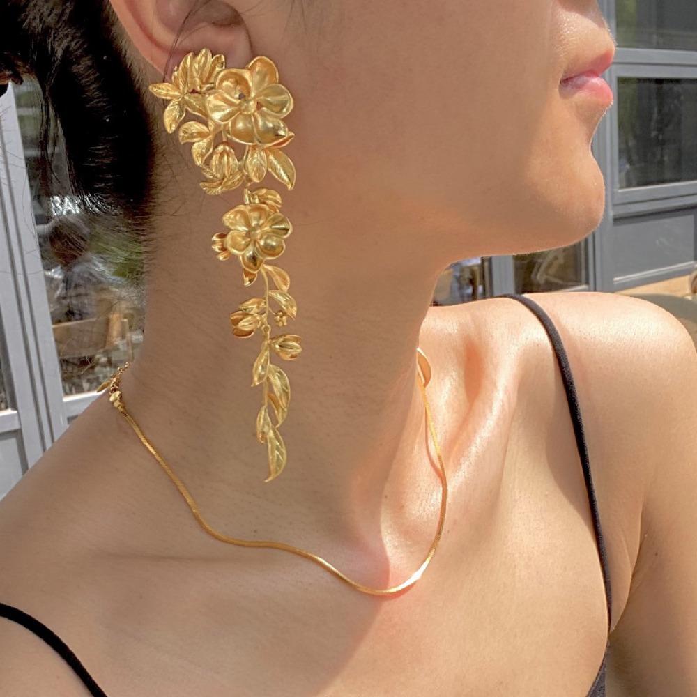 Преувеличенные серьги с золотым цветком, женские ретро-серьги среднего возраста, длинные серьги