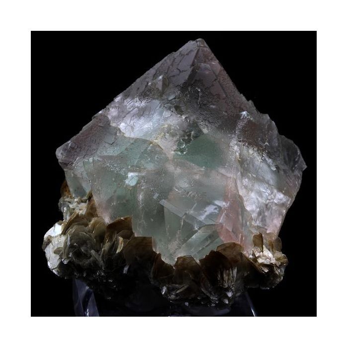 Pierres et Minéraux. Fluorite, Muscovite. 2608.5 ct. Nagar, Gilgit, Pakistan.