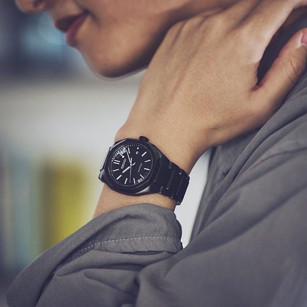 Seiko Men's SBXY083 (ASTRON NEXTER Solar Radio Controlled Men's Metal Band) Round Watch Black