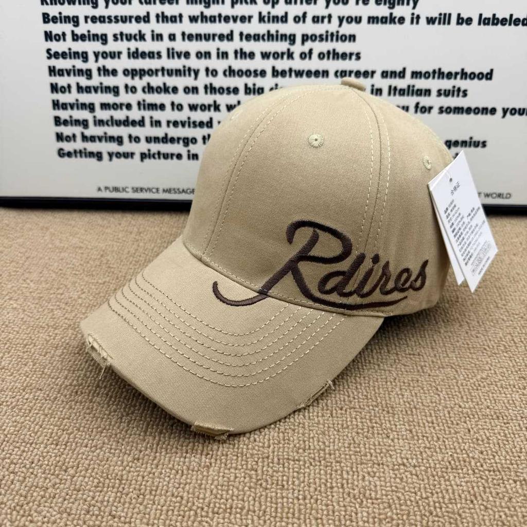 Men's and women's old-fashioned embroidered baseball caps are breathable and comfortable in summer, and the street trend is versatile and retro peaked