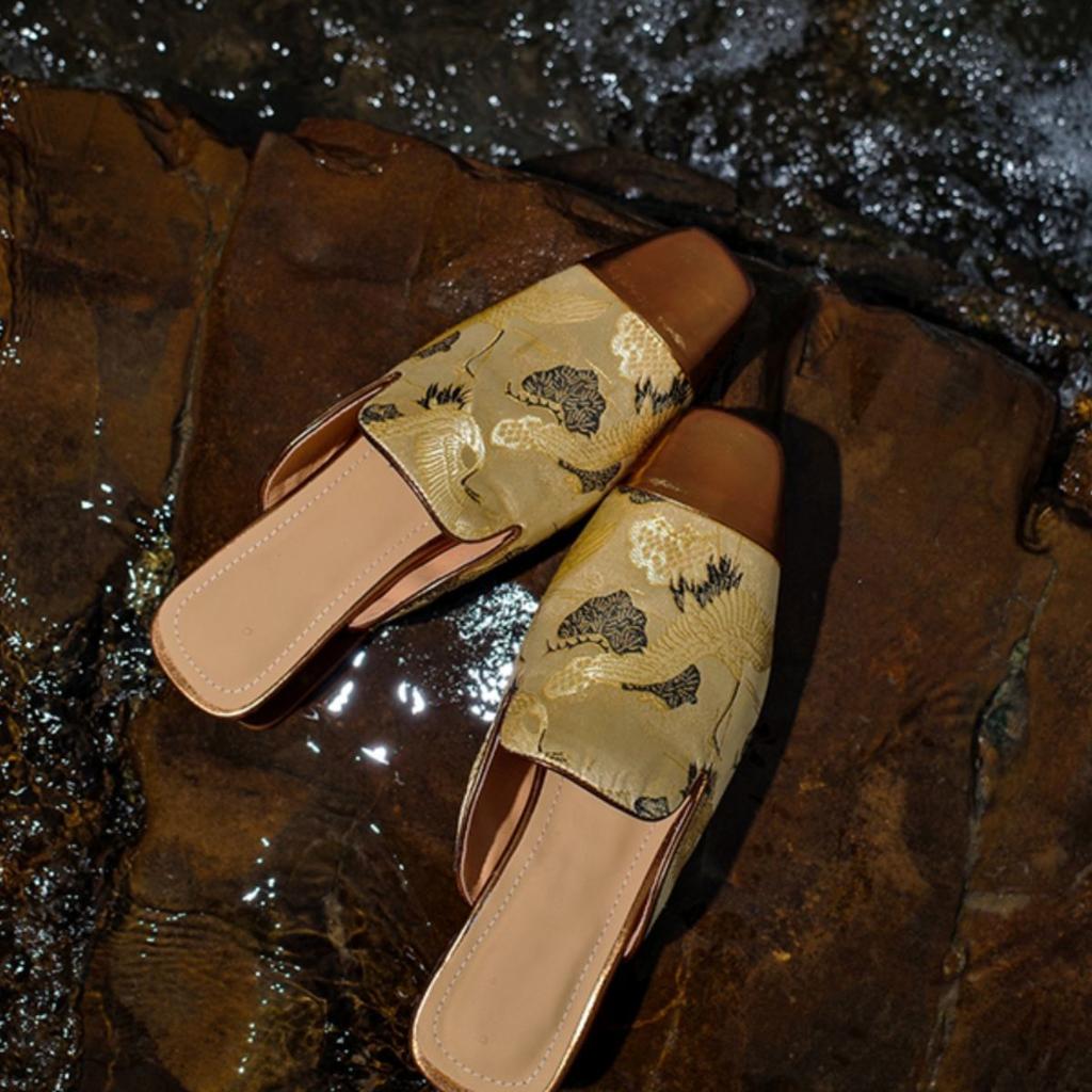 New Chinese Style Embroidered Bag Head Half Slippers Women's Summer Wear French Temperament Satin Muller Cool Slippers with Skirt