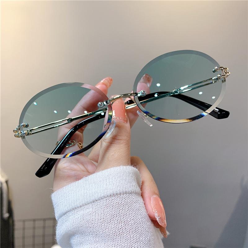 New Retro Oval Sunglasses For Women Personalized Small Round Frame Eyewear Gradient Color Frameless Diamond Cut Edge Eyeglasses