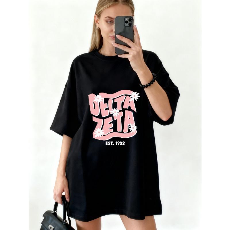 Оверсайз футболка черная Delta Zeta Основана в 1902 году Цветочный принт с логотипом Повседневная одежда для женщин