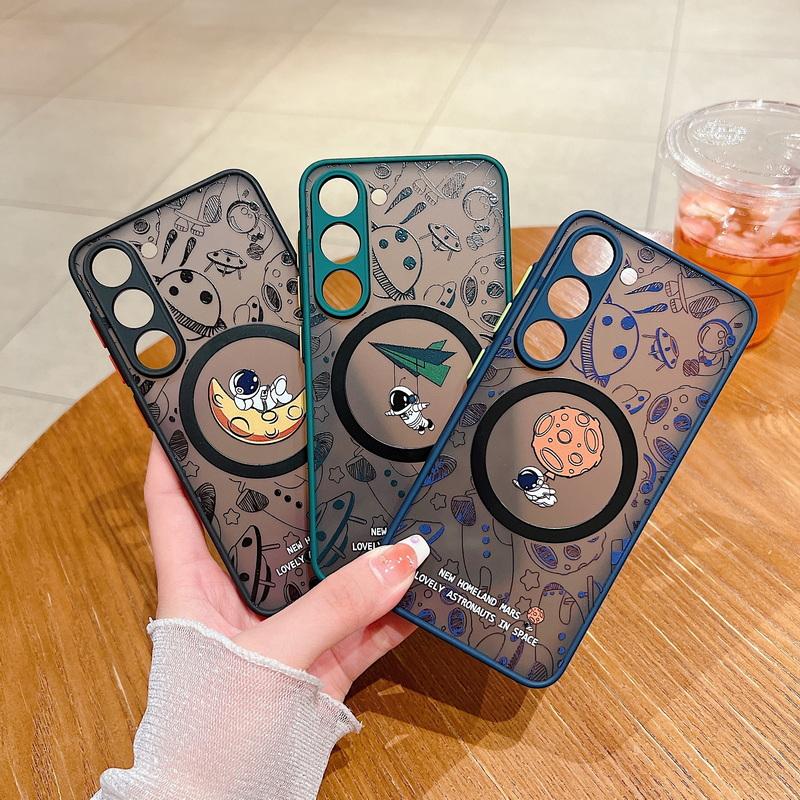 Чехол для телефона с изображением астронавта из мультфильма для Samsung S24 S23 + S22 Ultra S21FE iPhone 15 14 Pro Max 13 12 11 8 7 противоударный магнитный чехол