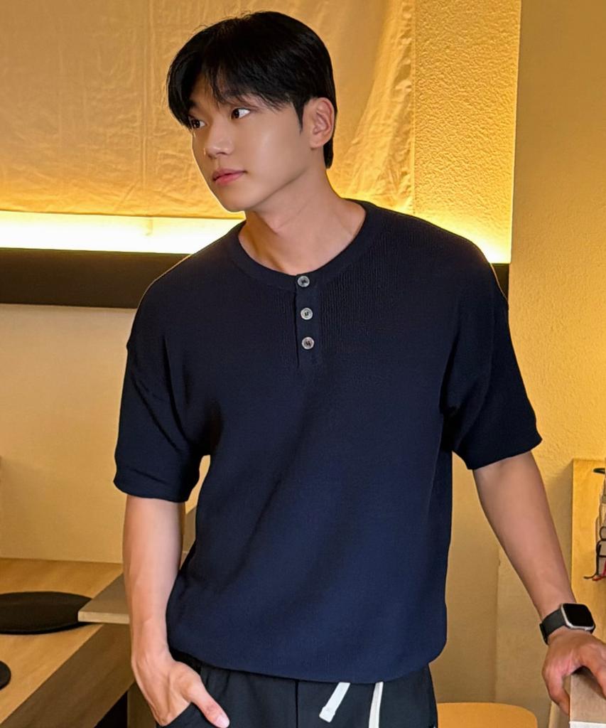 KNITTED Coolever Henley Neck Short Sleeve Knit Navy