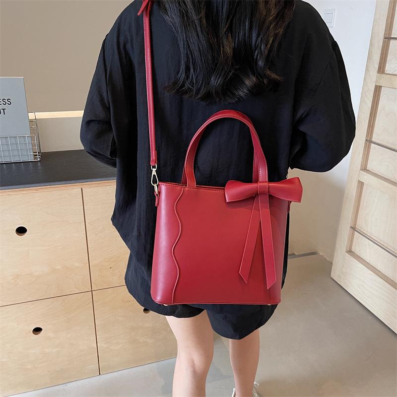 Red Bow Bridal Wedding Bag Handheld Large Capacity Square Bag New Fashionable Versatile Crossbody Bag Commuter One Shoulder Bag
