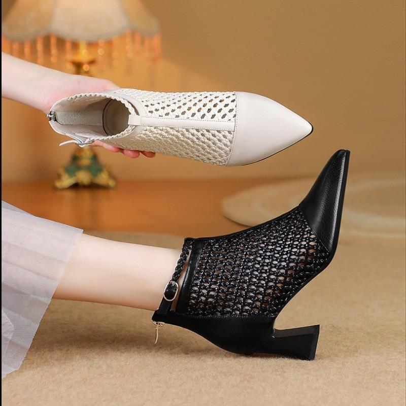 Новый летний стиль полых ботильонов на толстом и высоком каблуке из дышащей сетки хорошо сочетается с универсальными сетчатыми ботильонами.