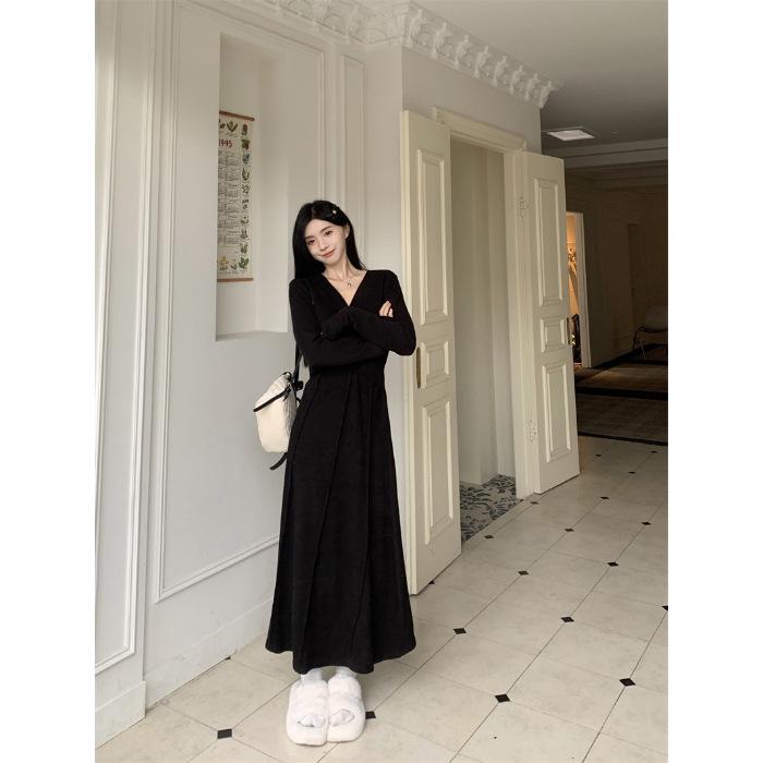 Женское трикотажное платье больших размеров с французским V-образным вырезом - осенняя утягивающая талию длинная юбка