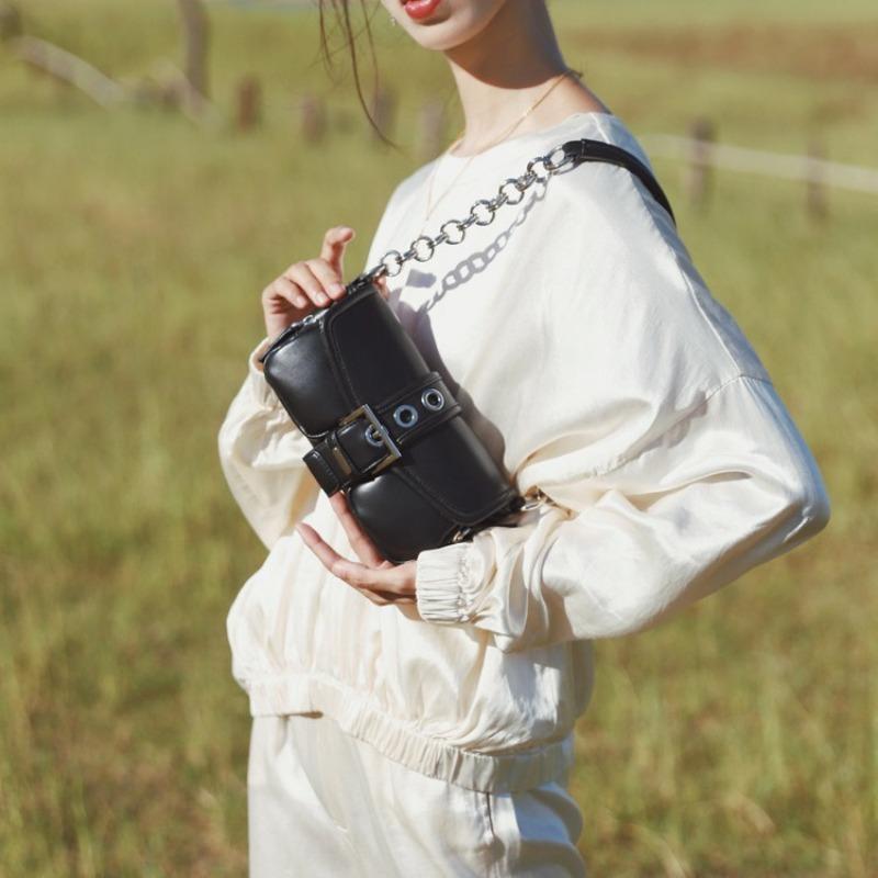 Сумка Niche Design Mini Vintage Ring Chain Bag Bag Сумка Baguette через плечо