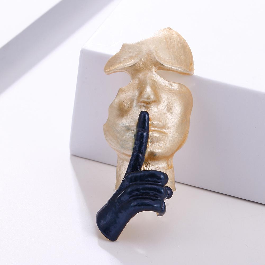 "Fashionable European & American Chic Mask Brooch: Versatile Pin for Suits"