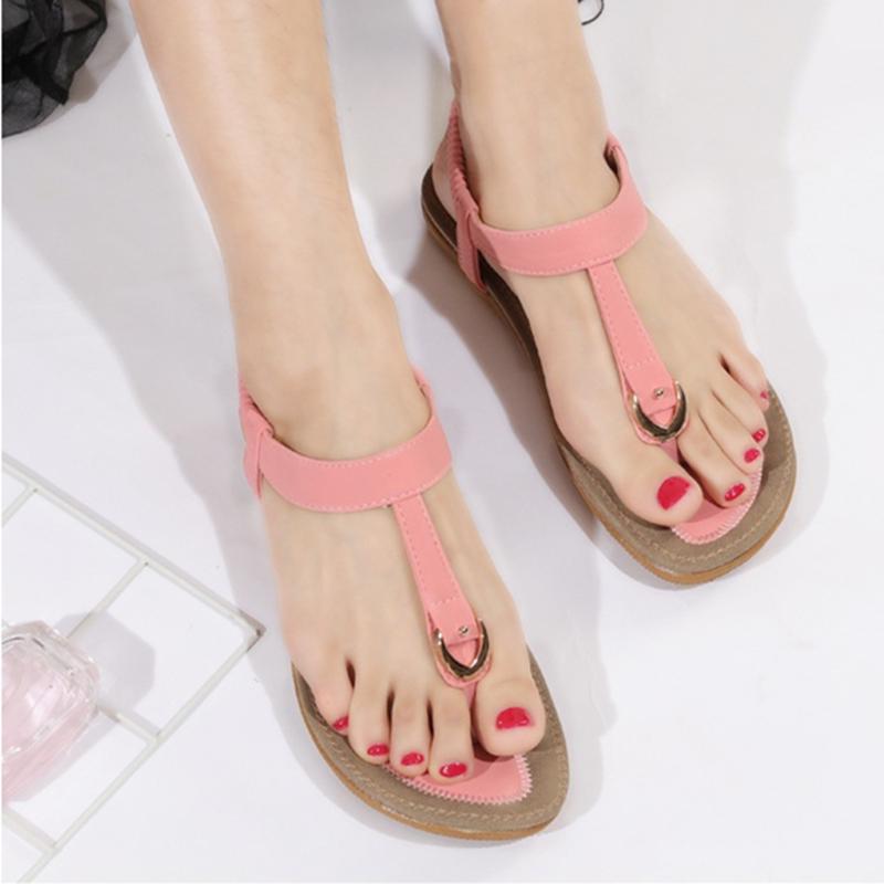 Женские сандалии на плоской подошве