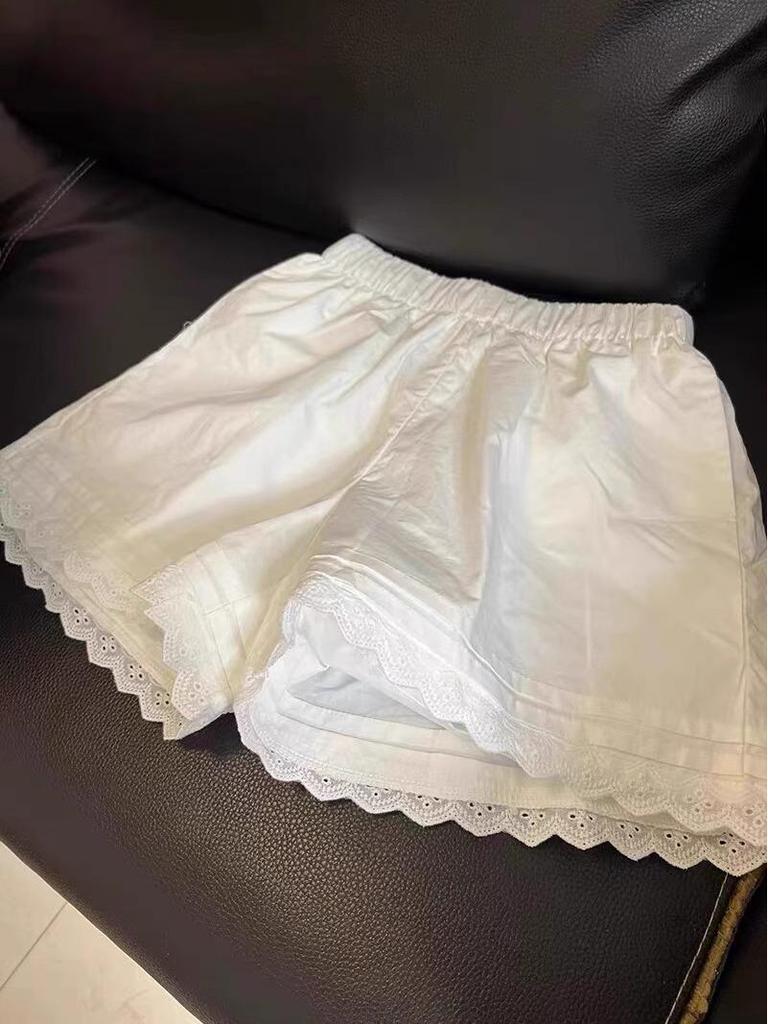 Женские белые шорты А-силуэта с кружевной отделкой - Летние свободные, универсальные, повседневные брюки с широкими штанинами