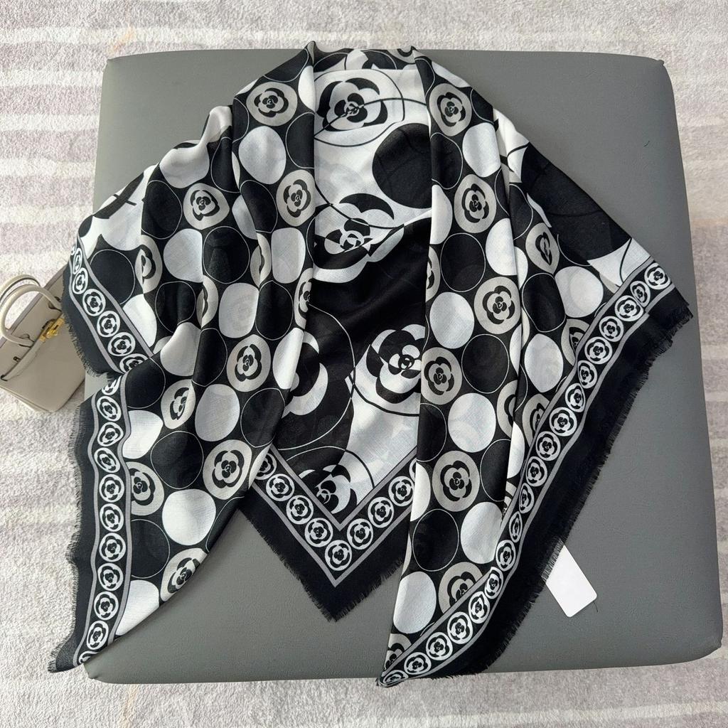 New Autumn and Winter Camellia High-end Scarf Fashionable Versatile Decorative Warm Square Scarf Air-conditioned Room Shawl