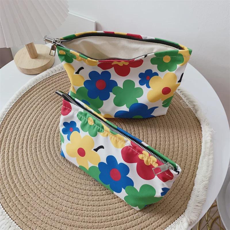 Durable Floral Large-Capacity Women's Cosmetic Bag with Zipper