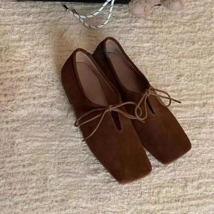 Модные балетки женские балетные танцевальные туфли замшевые повседневные дизайнерские мокасины с квадратным носком 2024 года трендовая осенняя спортивная обувь на шнуровке балетки женские