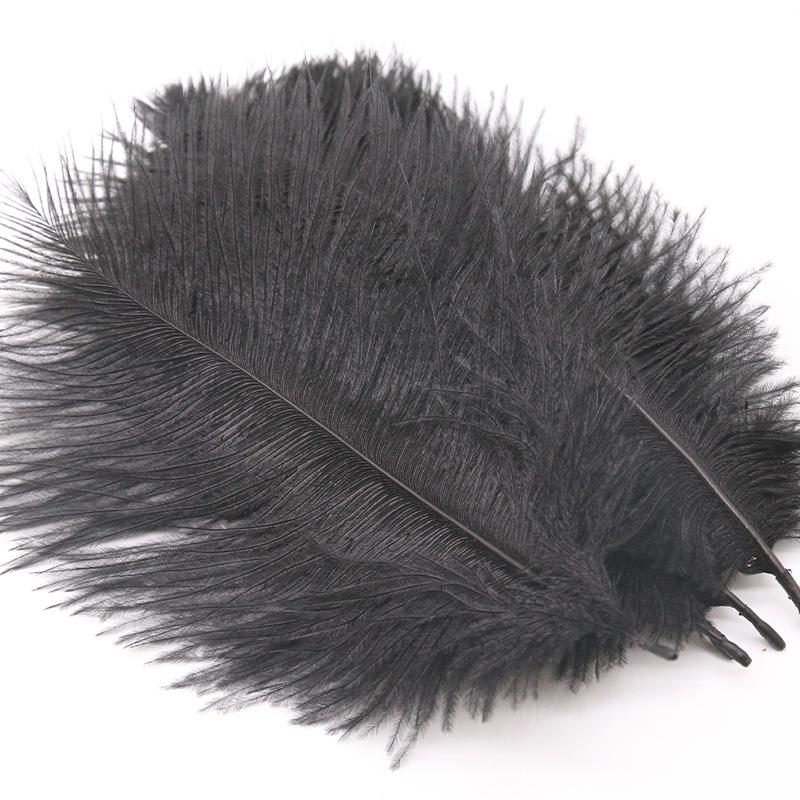 Большие страусиные перья 15-20 см для свадебных композиций и сценического реквизита