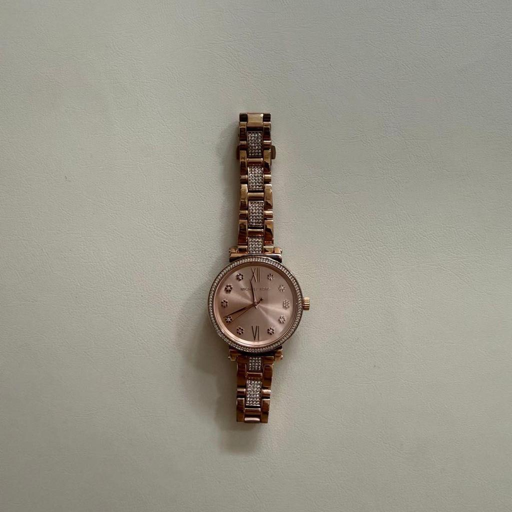 Б/У, хорошее состояние, женские часы MICHAEL KORS, розовое золото