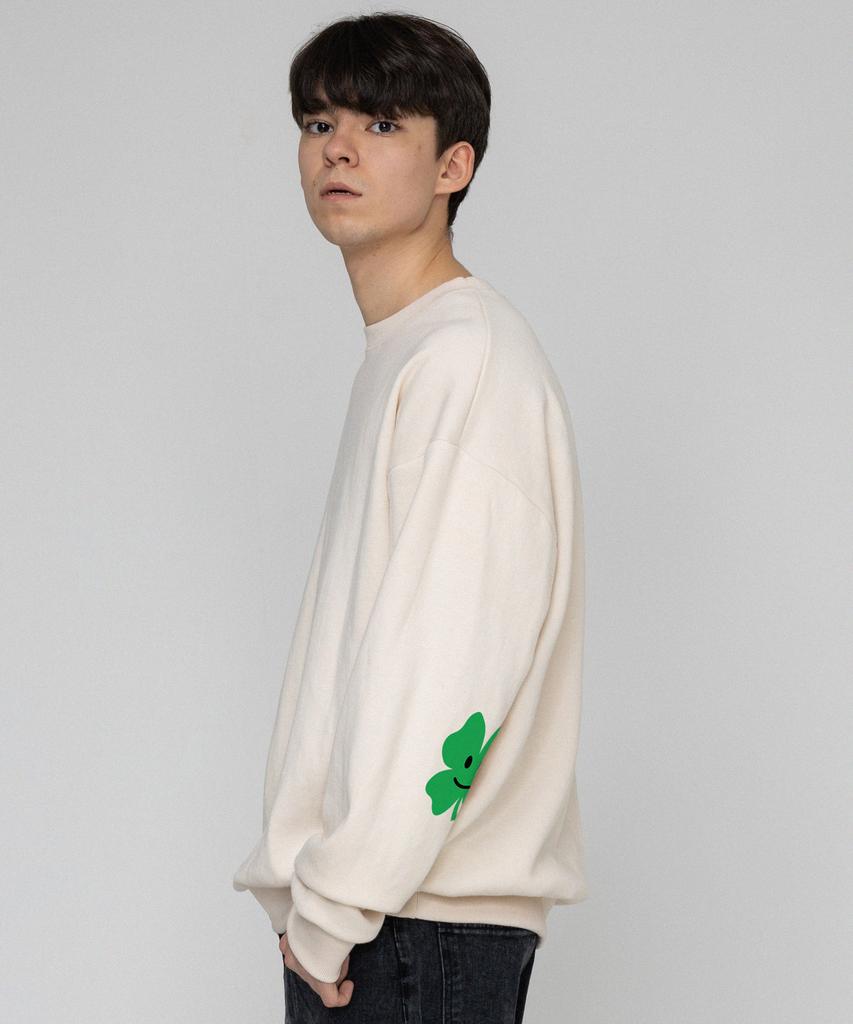 GRAVER [Unisex] Elbow Clover Smile Sweatshirt_Cream