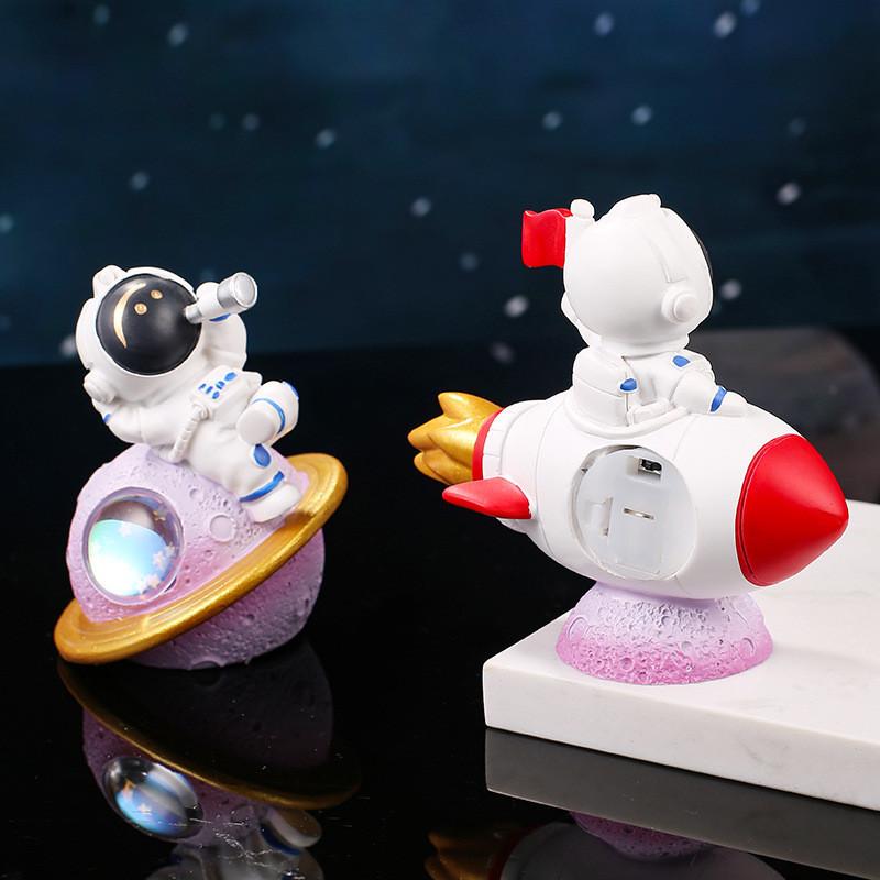 Теплые ночные лампы Световая Кнопочная батарейка Мультяшные Милые Формы Астронавт