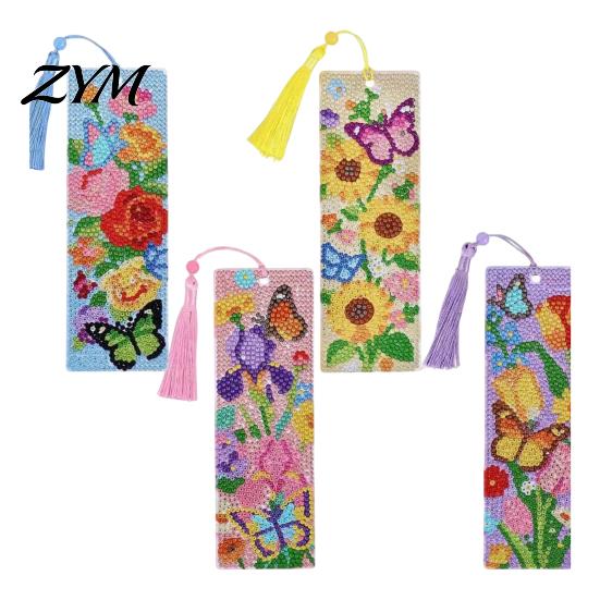 Acrylic Page Markers 4PCS Christmas Theme Diamond Painting Bookmarks, Creative DIY Art Kits, Holiday Party Favors Stress Relief Portable Book