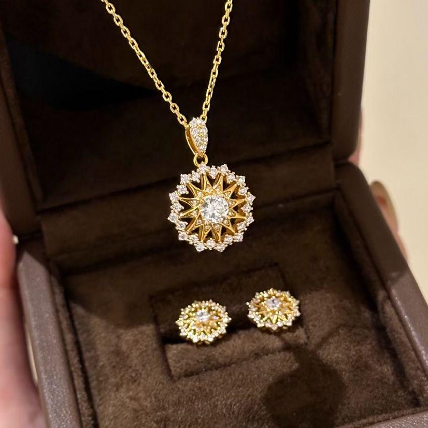 Имитация муассанита Легкая роскошь Полностью бриллиантовое Супер-сияние Снежинка Астролябия Ожерелье Женский кулон Подсолнух Нишевый дизайн Набор серег-пусетов