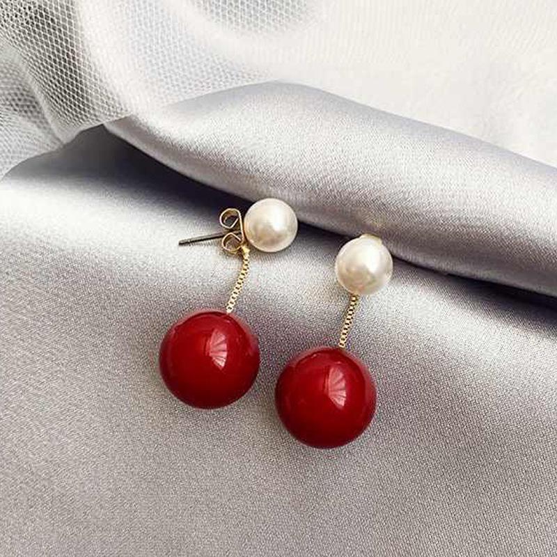 Korean S925 Sterling Silver Pearl Stud Earrings - Trendy and Elegant Design