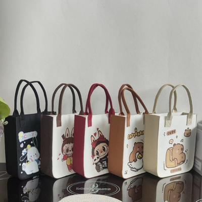 Новая сумка из фетра с мультяшным принтом Labubu, сумка-тоут, сумка из фетра, сопутствующая сумка, подарок, студенческая рабочая наплечная сумка