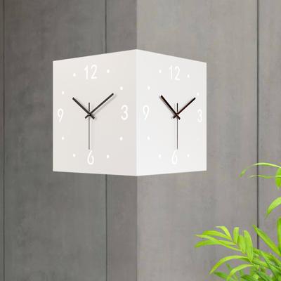 Двухсторонние угловые настенные часы Silent Friend Gift декоративные со световым преобразователем из металла