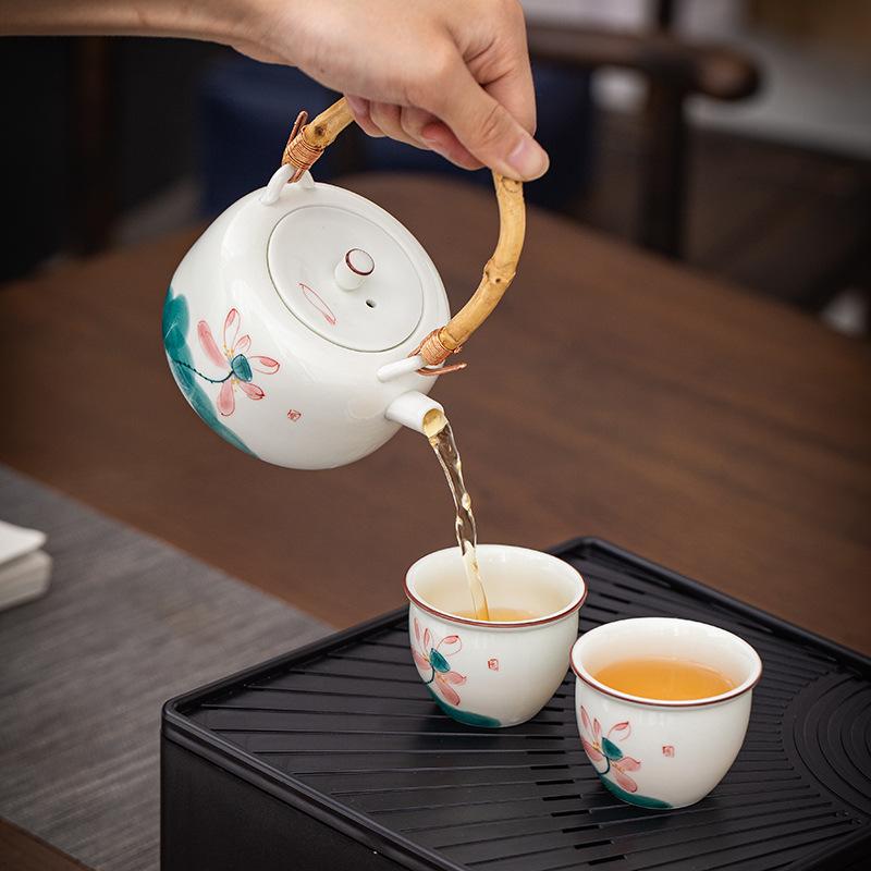 Hand-painted Japanese Style Lifting Pot Tea Pot Kung Fu Tea Set With Filter Coarse Ceramic Purple Clay Pot Ceramic Tea Pot Puer