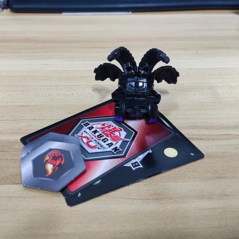 Настольная игра Bakugan Battle Brawlers с прозрачными фигурками и множеством персонажей