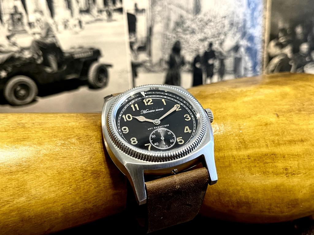 Имущество Большая Черепаха Маленькая Секундная Военные Часы с Коричневым Кожаным Ремешком Crazy Horse M.R.M.W. Мужской