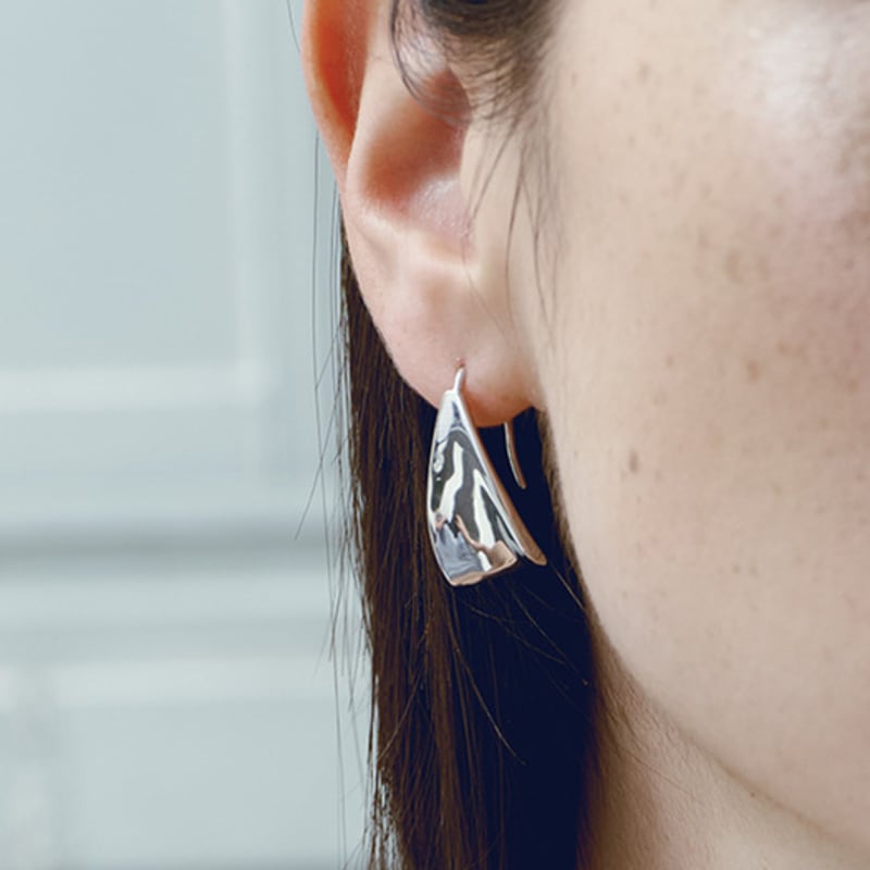 cellmute PETAL EARRING(WHITE GOLD)