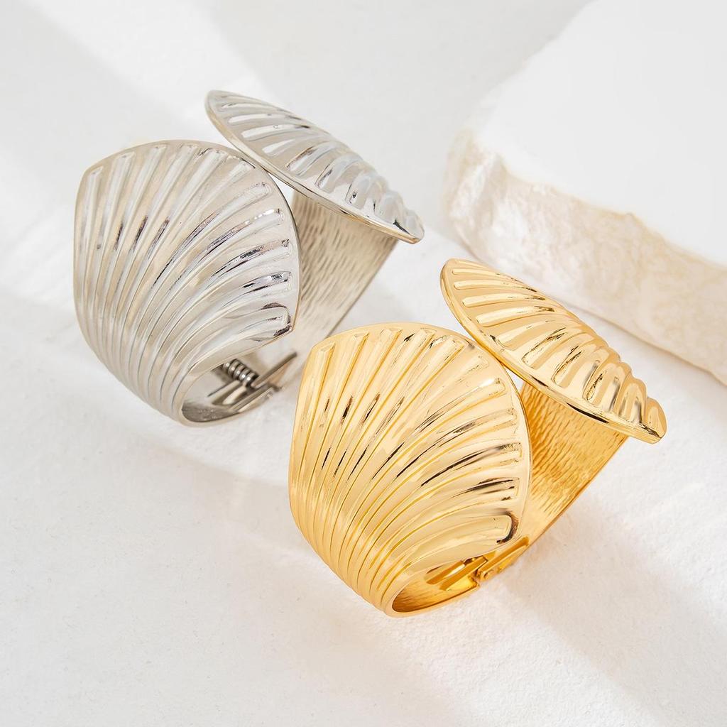 Европейский и американский модный сплав Scallop Spring браслет комплект