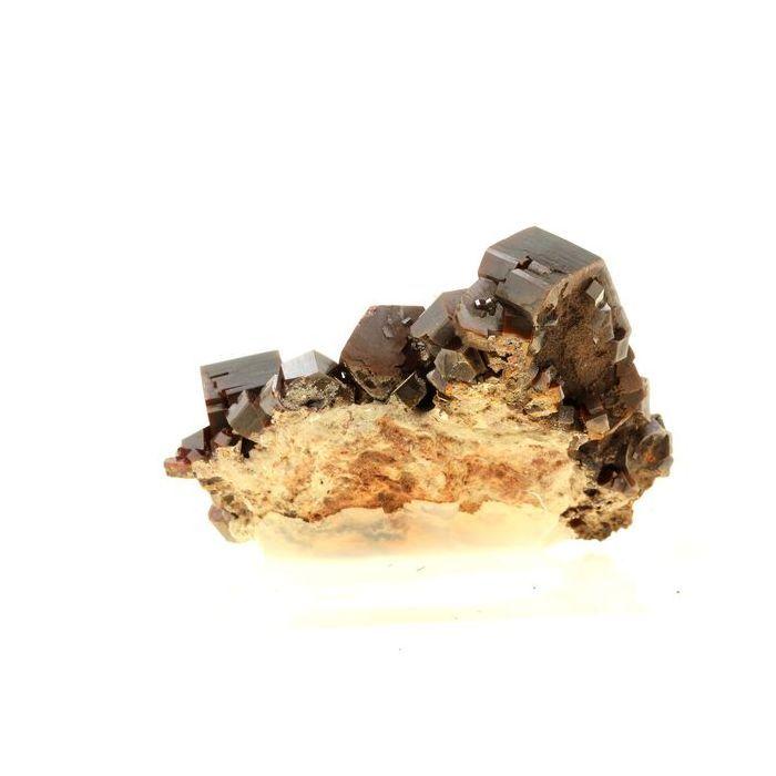 Pierres et Minéraux. Vanadinite. 971.5 ct. Mibladen Mining District, Midelt, Maroc.