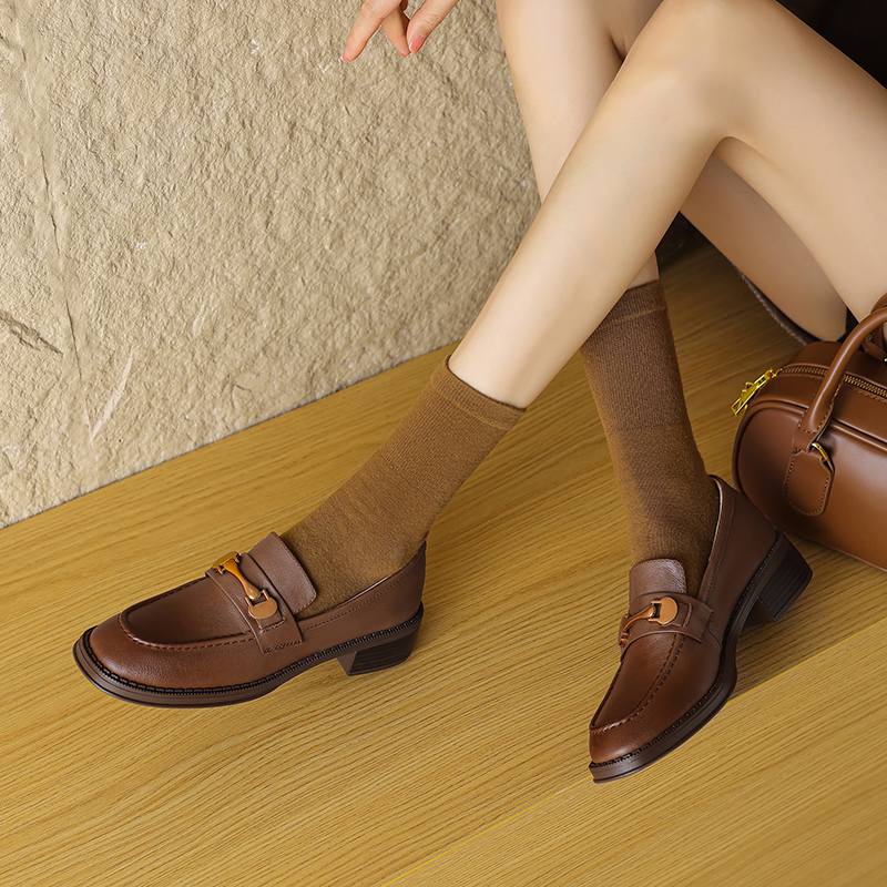 Krazing Pot Весенние туфли из коровьей кожи с круглым носком на толстом среднем каблуке, броги, женские туфли-лодочки большого размера 43 с металлическими застежками