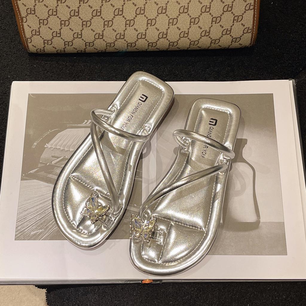 Летние новые босоножки 2025 года, туфли на низком каблуке, плоские туфли во французском стиле, пляжные босоножки со стразами на носке